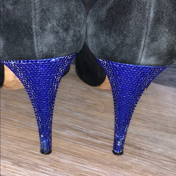 Shoes - Picture 2 of 2